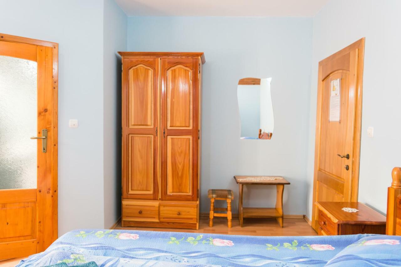 Guest house Casa Rares