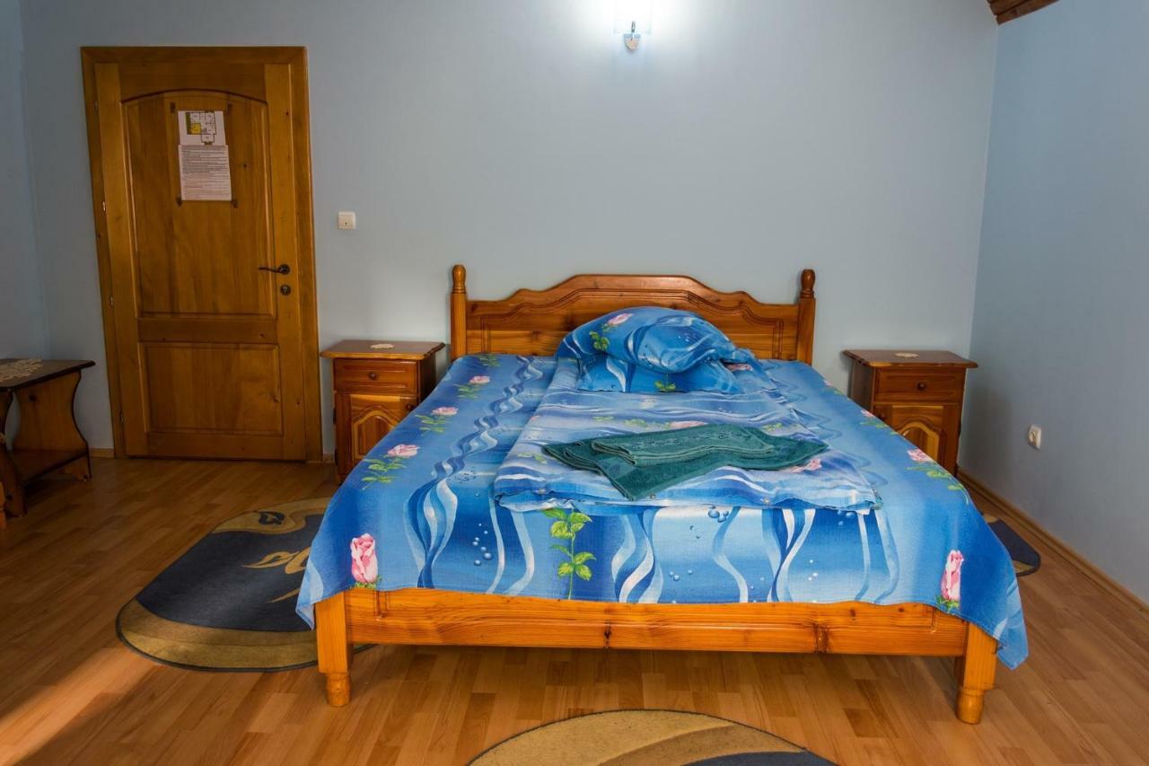 Casa Rares 2*